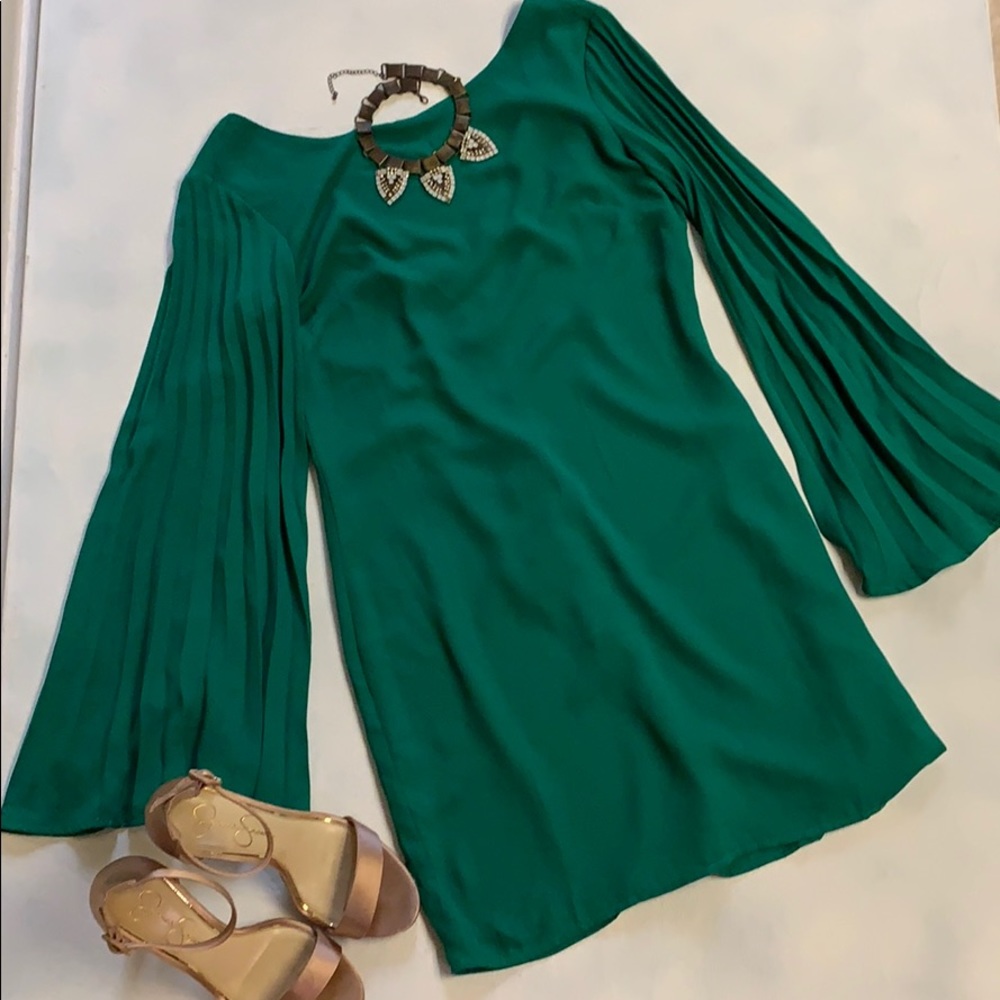 Green Dress Accordion Flare Sleeves
